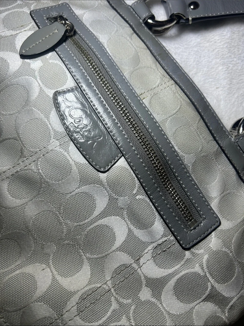Coach Signature Canvas Shoulder Bag in Light Gray and Cream - Picture 2 of 9